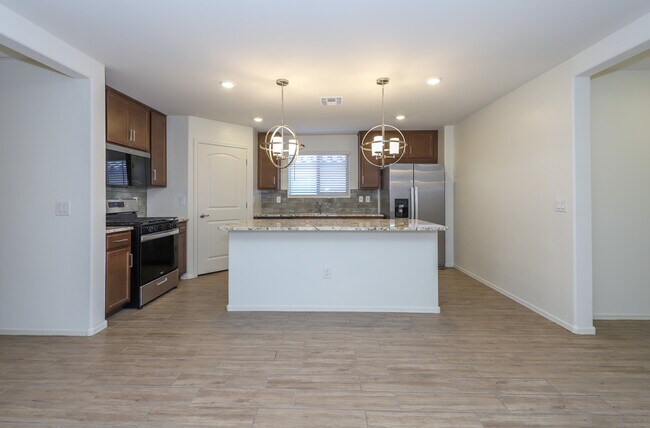 Building Photo - 4639 S Brandywine Dr