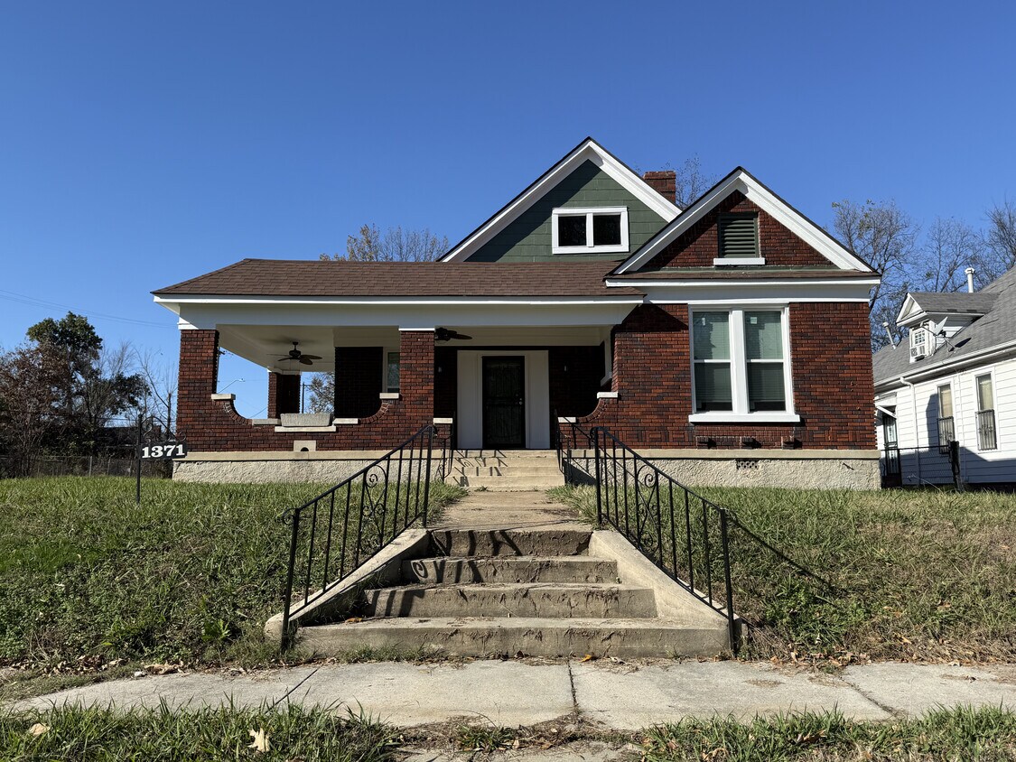 Foto principal - 1371 Ridgeway St