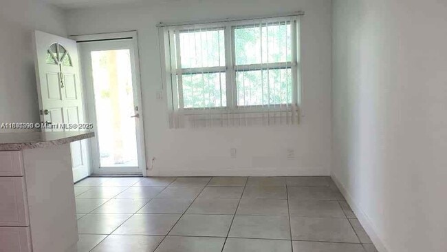 Foto del edificio - 3251 SW 44th St