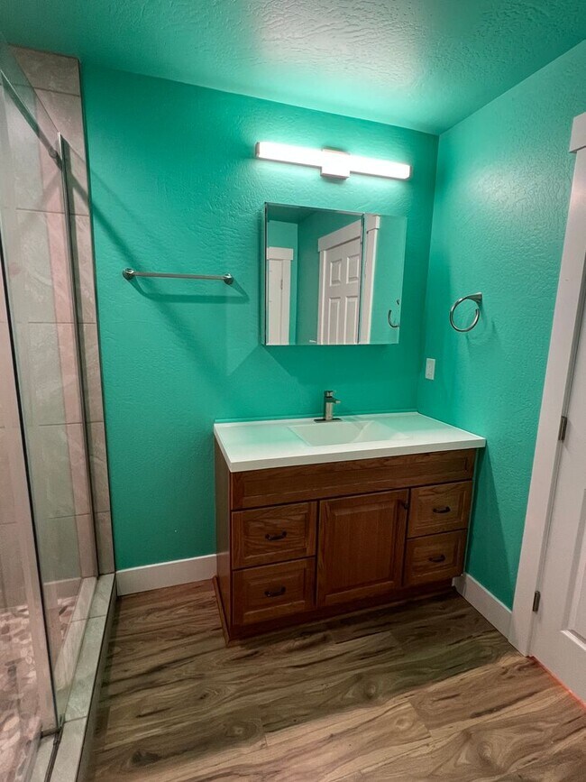 Foto del edificio - 1BED1BATH - Spacious Country Living in the City - BONUS ROOM, MINI SPLIT AC, PRIVATE PARKING, FEN...