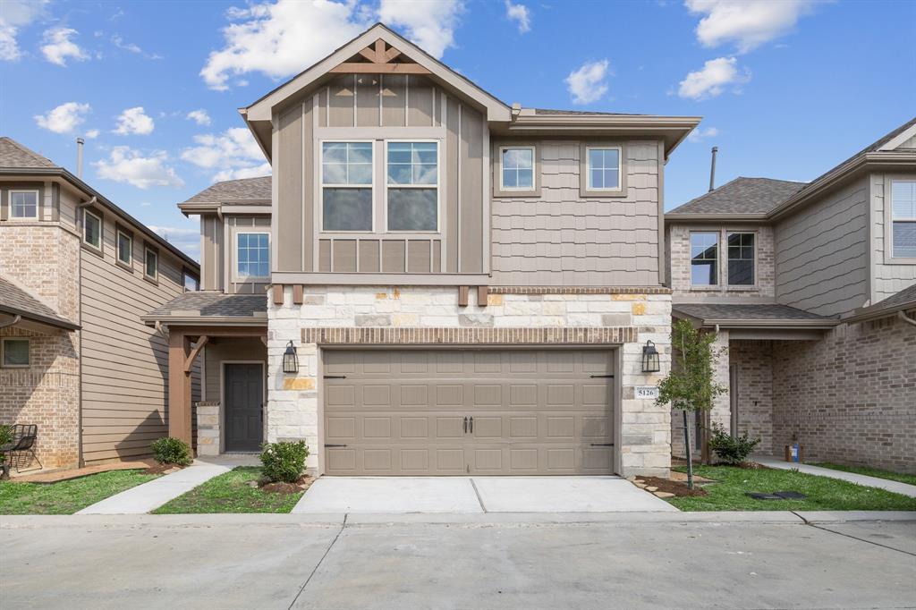Foto principal - 5126 Emma Forest St