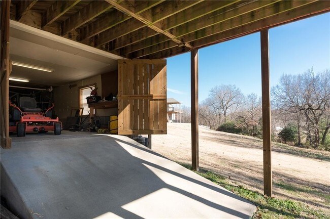Building Photo - 583 Venters Dr