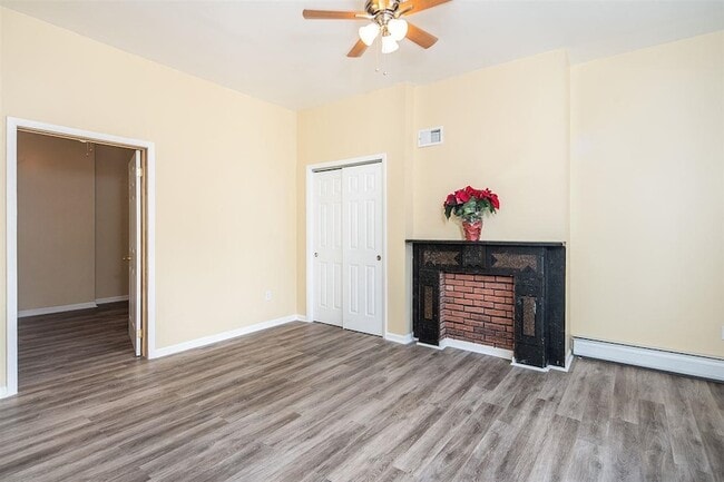 Photo - 13 E 52nd St House