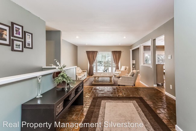 Foto del edificio - 16527 Riverside St