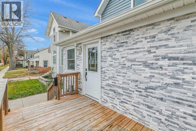 Photo du bâtiment - 974 Maisonville Ave