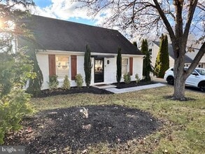 Building Photo - 745 Tamarack Trail