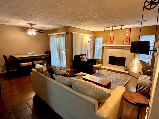 Building Photo - 1448 Cedarwood Dr