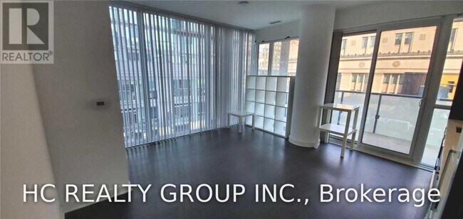 Building Photo - 15 Grenville St