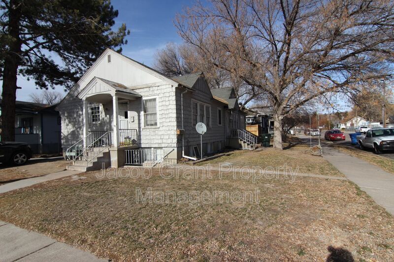 Primary Photo - 1110 E Lewis St