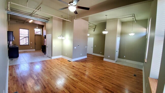 Building Photo - 903 N 17th St