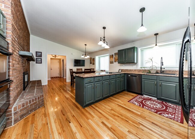 Foto del edificio - 3865 Wolcott Pl