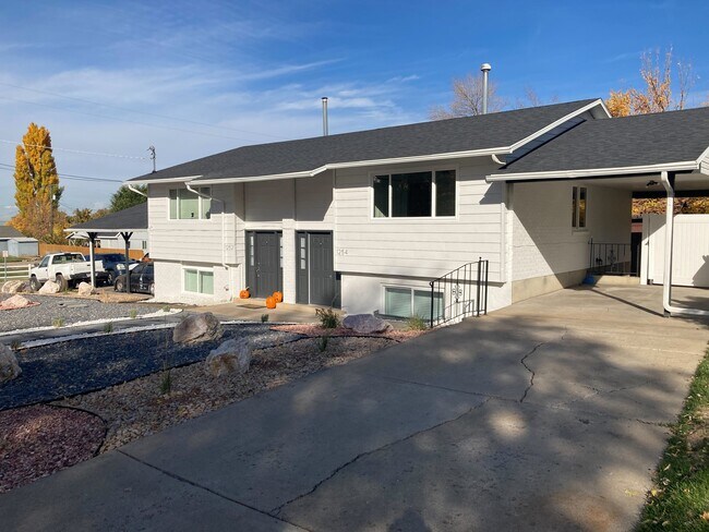 Building Photo - 1254 35th St