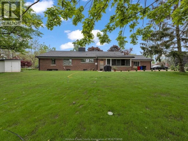 Building Photo - 226 Division St S