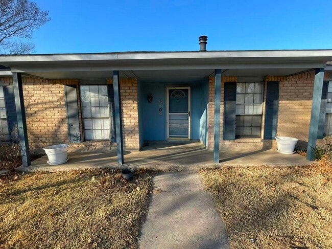 Photo - Beautiful 4 Bedroom For Rent! House