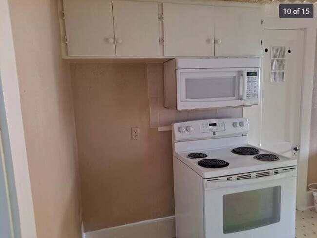 Foto del edificio - Cute & Clean 2-Bedroom Home for Rent Charming Updates & Great Amenities!