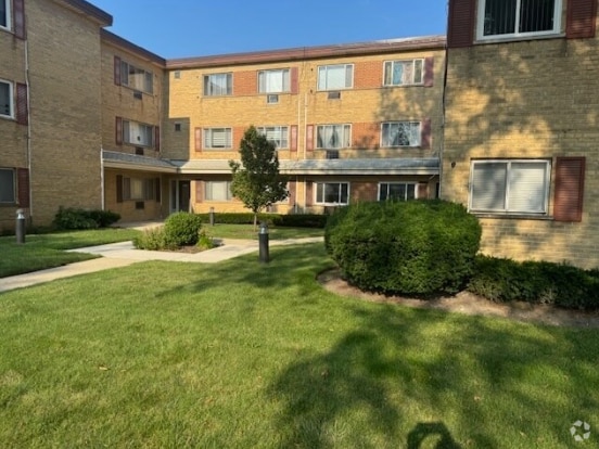 Building Photo - 9201 Skokie Blvd