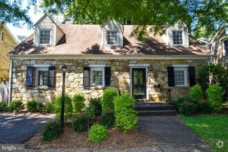 Building Photo - 6127 Brook Dr