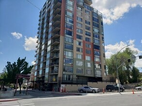Building Photo - 280 Island Ave