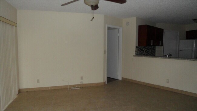 Foto del edificio - 9999 Summerbreeze Dr