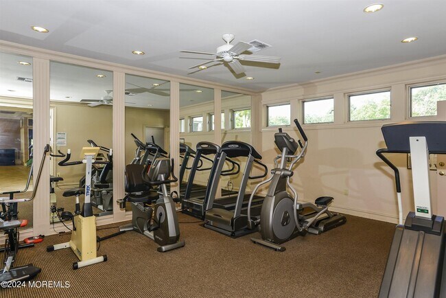 Building Photo - 201 Farmington Woods Ct