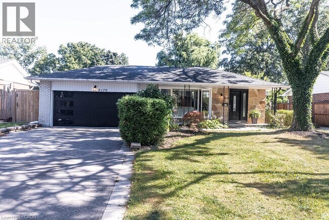 Photo du bâtiment - 5170 Tamarac Dr