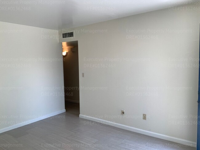 Foto del edificio - 2425 Westholme Blvd