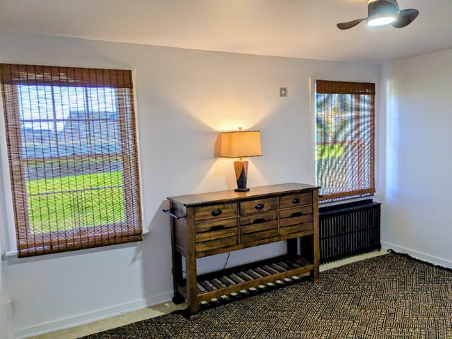 Foto del edificio - 2274 S Market St