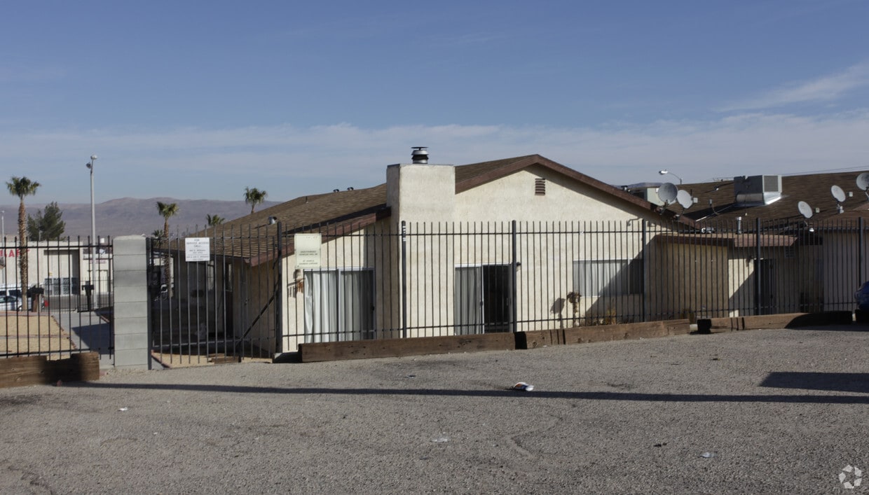 Building Photo - 408 E Williams St