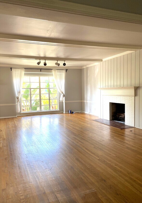 Foto principal - 10682 Kinnard Ave