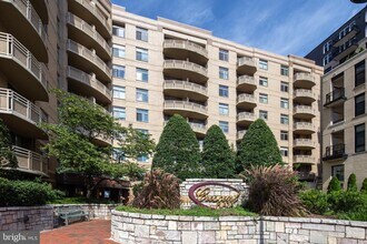 Building Photo - 7111 Woodmont Ave