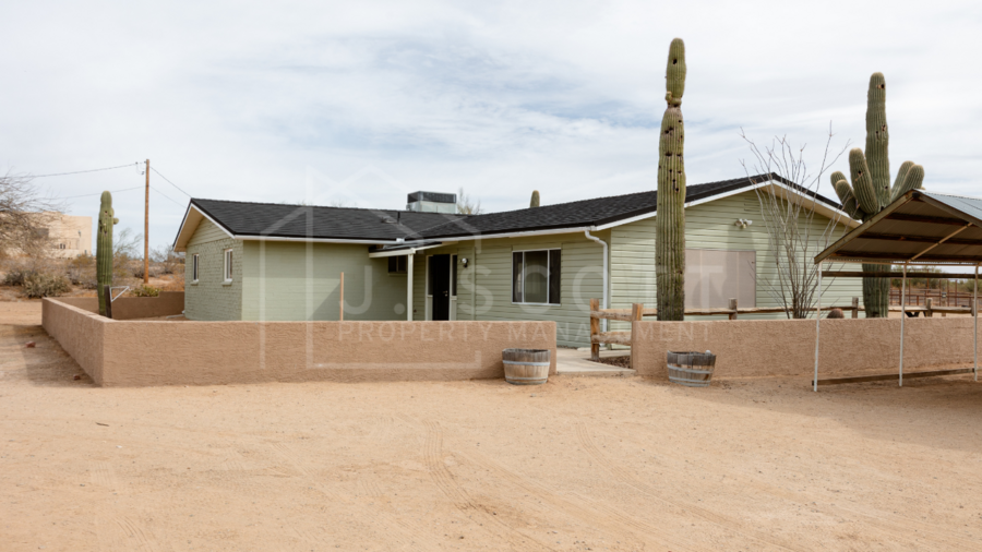 Foto principal - Spacious 3-Bedroom Ranch Home on 2.5-Acre ...