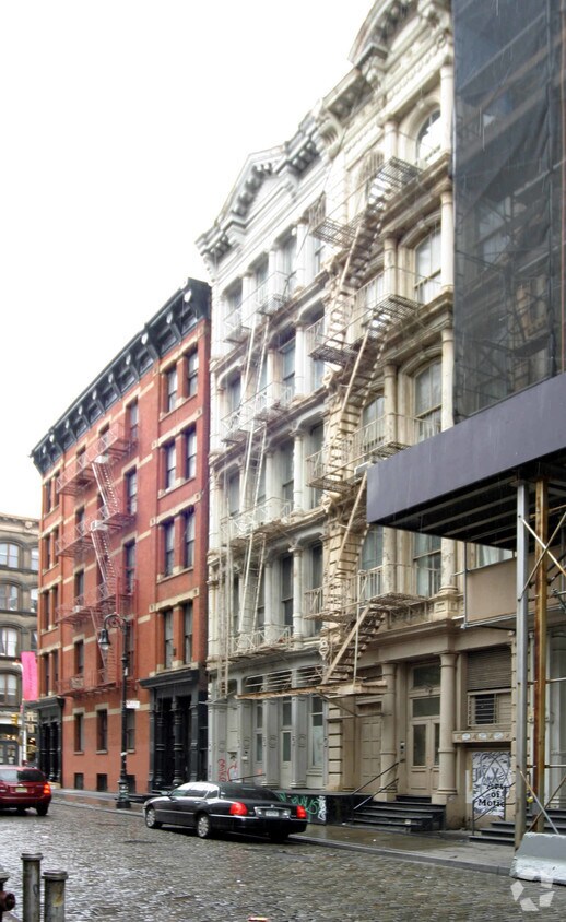 Primary Photo - 328 E 9th St