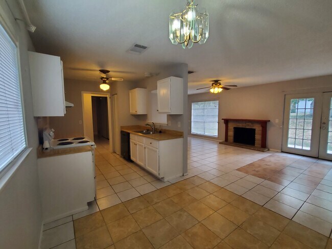 Building Photo - 9815 Meadow Lark