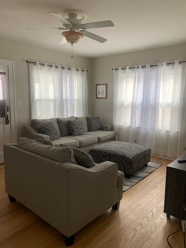 Primary Photo - Spacious Benson Bungalow - 4BD 2B