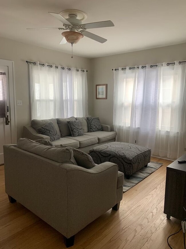 Spacious Benson Bungalow - 4BD 2B - Spacious Benson Bungalow - 4BD 2B House