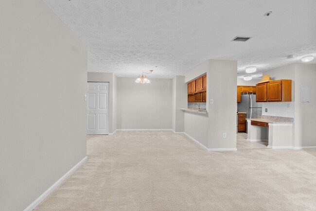 Building Photo - Amazing 2 Bedroom Rental