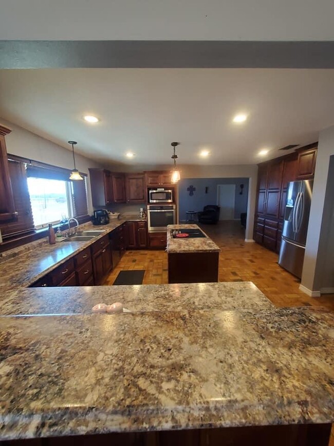 Newly remodeled kitchen and appliances - 2281 Old 63 N