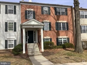 Building Photo - 12 Normandy Square Ct