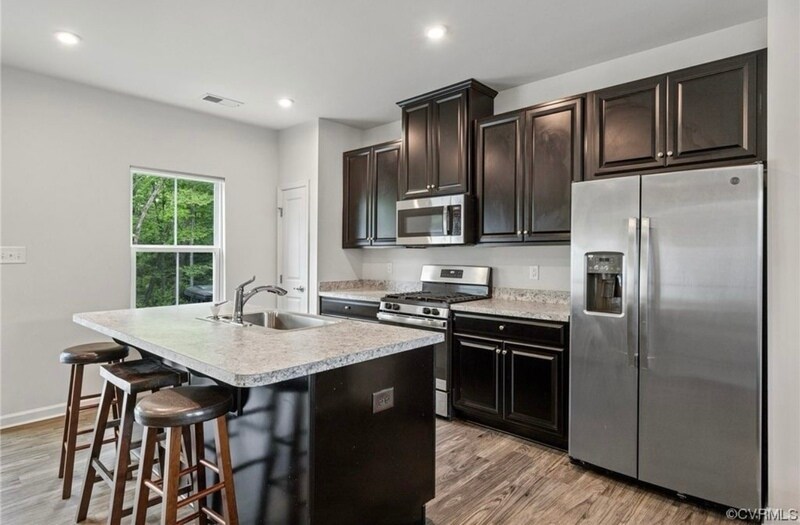 Building Photo - 4056 Grv Pt Cir