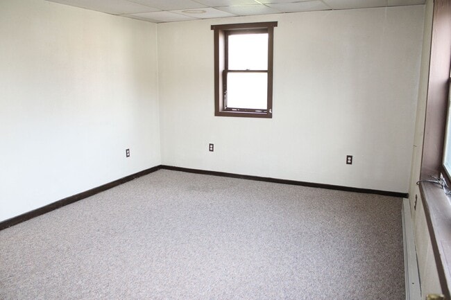 Building Photo - 155 W Main St