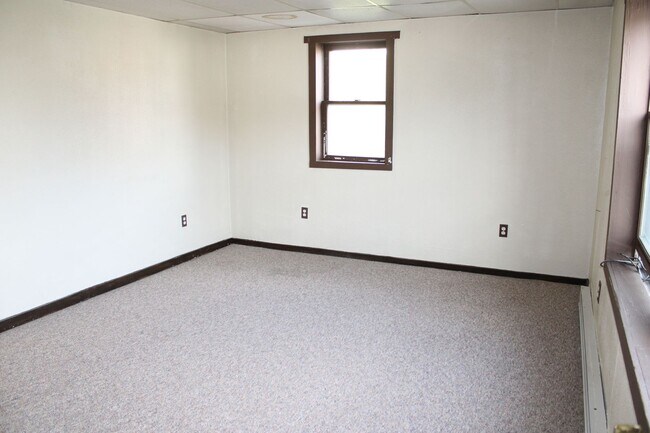 Foto del edificio - 155 W Main St