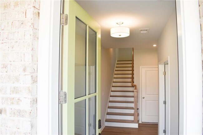 Foto del edificio - 140 Harlow Cir