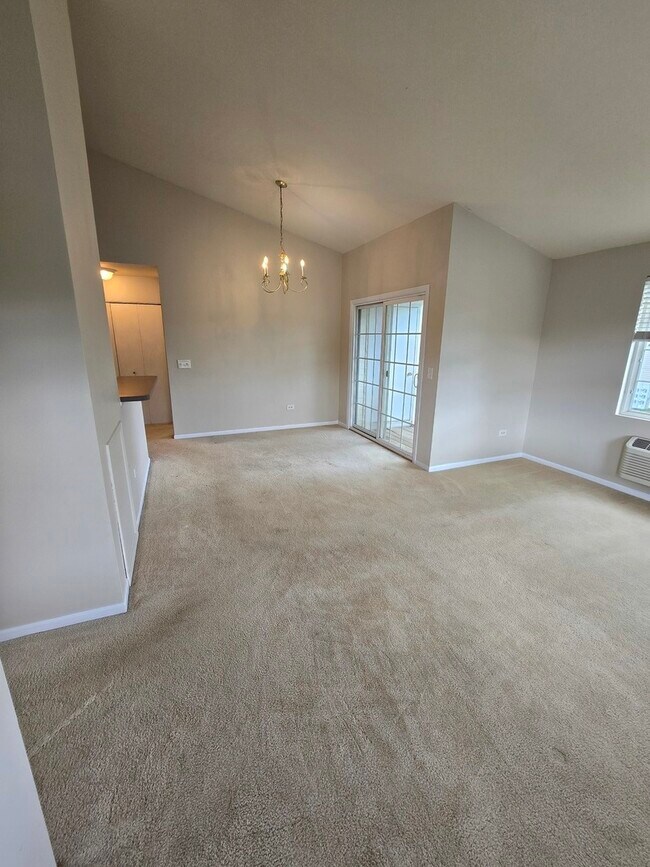 Building Photo - 1425 Silverstone Dr