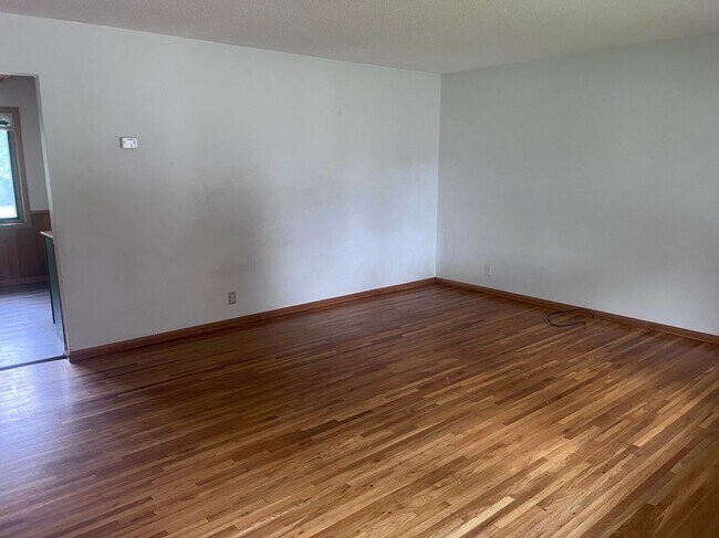 Building Photo - 7632 Perry Ave N