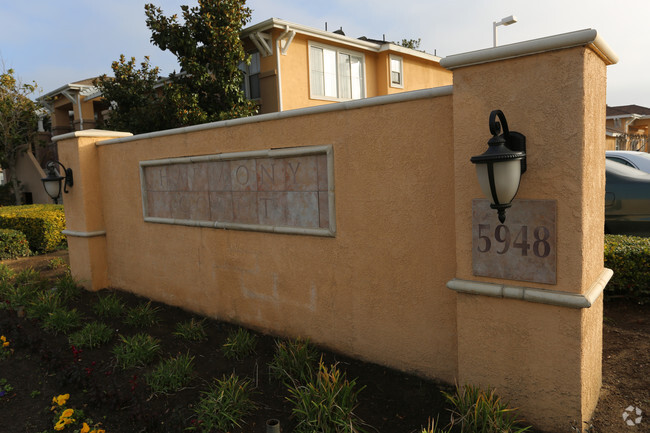 Foto del edificio - Harmony Court