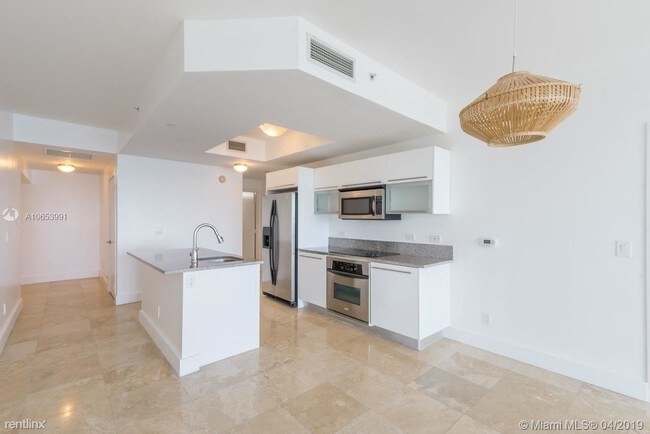 Building Photo - 2 br, 2 bath  - Marina Blue Condo
