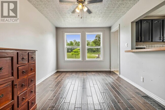 Building Photo - 487 Burbrook Pl