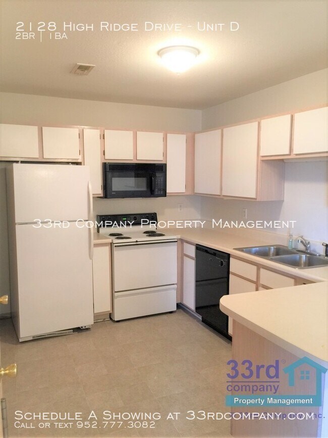 Building Photo - Pleasant Hill 2 Bedroom Duplex!