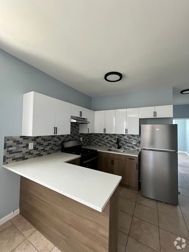 Building Photo - 134 Wilkinson Ave