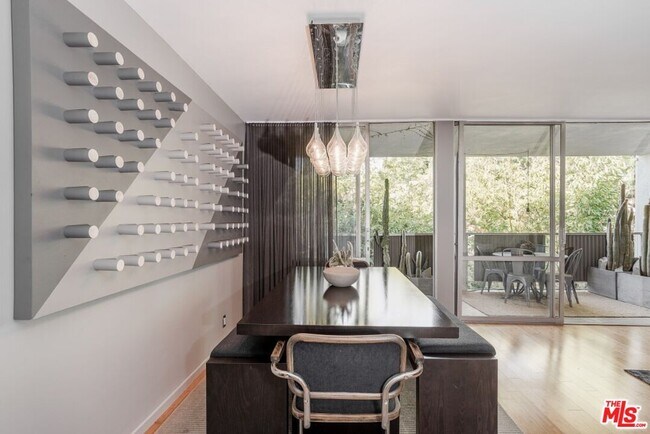 Foto del edificio - 850 Kings Rd